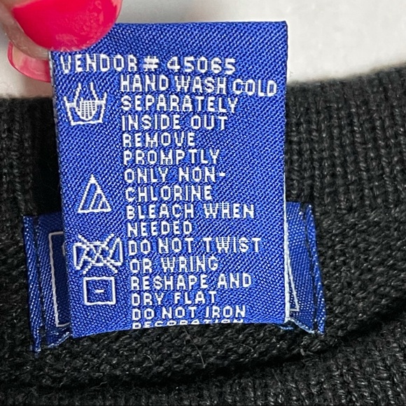 Vintage Casey & Max novelty embroidered ice skate snowflakes sweater - Picture 4 of 9